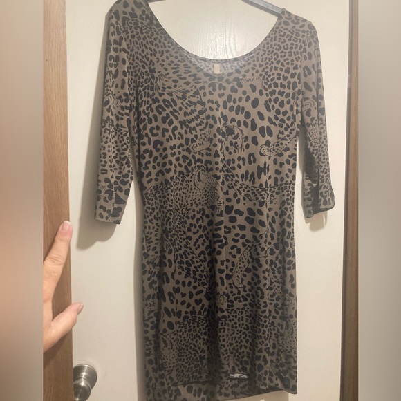Banana Republic Leopard print dress - Picture 2 of 6